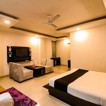 Hotel Olive Zone Near Delhi Airport นิวเดลี ภายนอก รูปภาพ