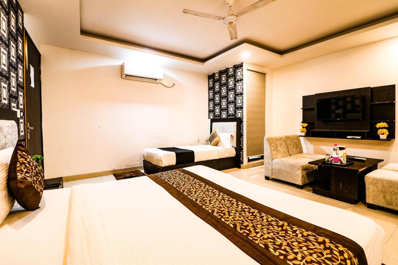 Hotel Olive Zone Near Delhi Airport นิวเดลี ภายนอก รูปภาพ