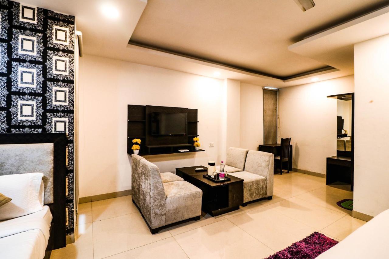 Hotel Olive Zone Near Delhi Airport นิวเดลี ภายนอก รูปภาพ